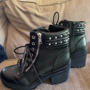 Women's Boots Size 8